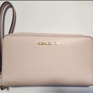 Michael kors Soft Pink Large Pebbled Leather Smart Phone Wristlet